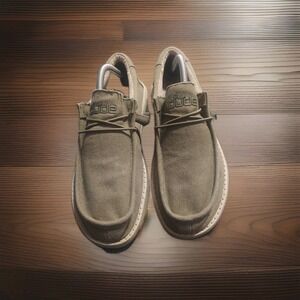 HEY DUDE Wally Loafers Low Top driving/ walking Shoes size 10Gray Plaid interior